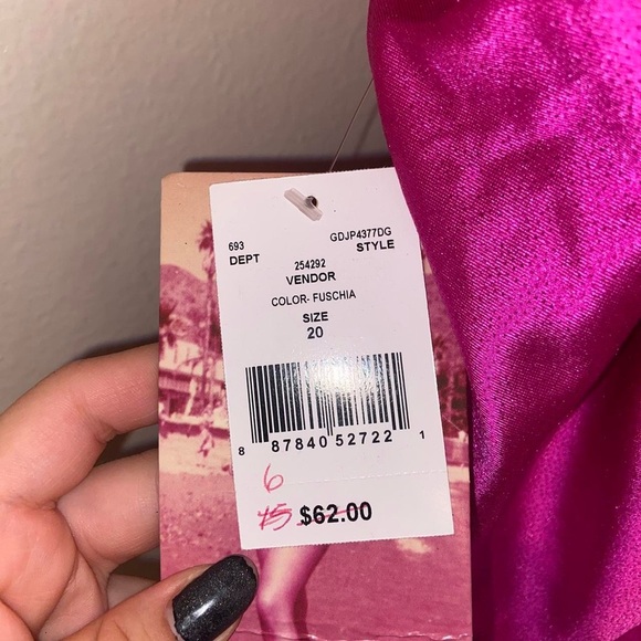 Elegant Fuchsia Dress - Picture 6 of 7